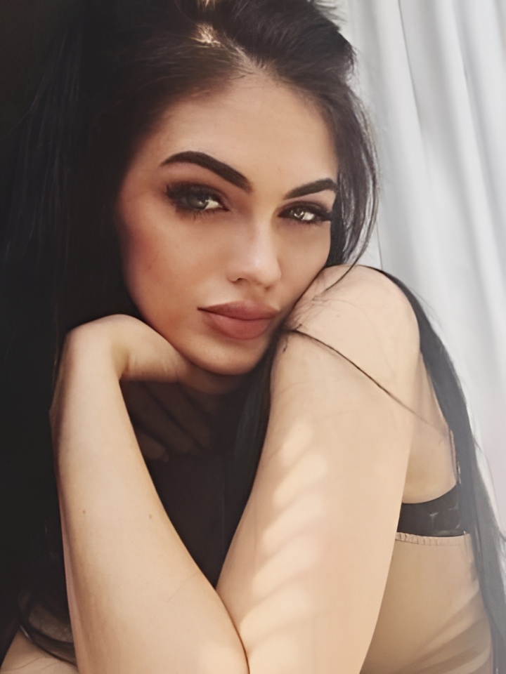 Индивидуалка Нелли, доступна для личного знакомства от 10000 руб