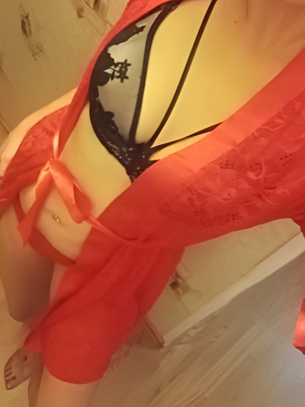 Кира привлекательная девушка из Щекино цена от 1500 руб